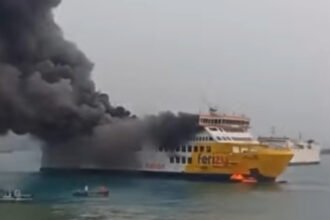 Detik-Detik KMP Batumandi Terbakar Saat Hendak Sandar di Merak, Seluruh Penumpang Dievakuasi
