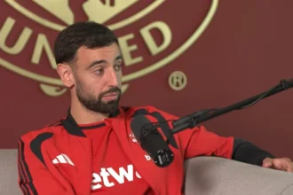 Bruno Fernandes dikabarkan masuk dalam evaluasi transfer Manchester United setelah komentarnya soal taktik Michael Carrick menjadi sorotan.