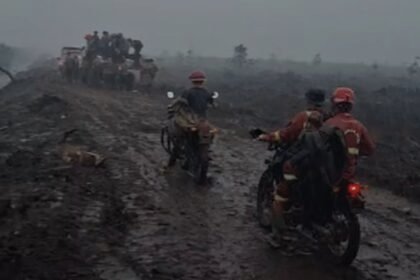 Tangis Syukur Satgas dan Manggala Agni Saat Hujan Deras Guyur OKI Usai Berbulan-bulan Karhutla
