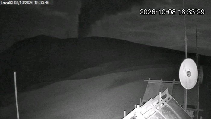 Breaking News! Gunung Anak Krakatau Erupsi Malam Ini, Durasi Letusan Terekam Lebih dari 4 Menit