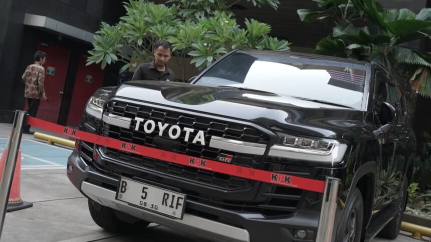 Penampakan Mobil Mewah Milik Orang Kepercayaan Nusron Wahid, Diduga Dipakai Kumpulkan Uang Suap