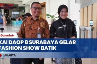 Peringati Hari Batik Nasional, KAI Daop 8 Gelar Fashion Show & Ajak Penumpang Membatik
