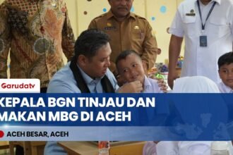 Kepala BGN Sudaryono Makan Bareng Menu MBG Bersama Siswa SD Negeri Cot Meuraja