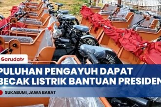 Senyum Bahagia Pengayuh Becak Lansia di Sukabumi Terima Bantuan Becak Listrik dari Presiden Prabowo