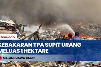 Kebakaran TPA Supit Urang Malang Meluas Hingga Satu Hektare, Petugas Berjibaku Padamkan Api
