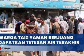 Dampak Pengepungan Perang, Warga Taiz Yaman Rela Antre Panjang Demi Dapatkan Pasokan Air Bersih