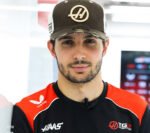 Gestur Berkelas Lewis Hamilton, Rangkul Esteban Ocon Usai Dipastikan Tersingkir dari Grid F1 2027