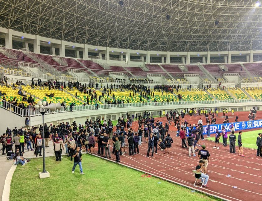 Kronologi Saling Ejek Memicu Kericuhan di Laga Persija vs Persita, 11 Suporter Luka-Luka