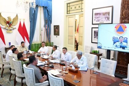 Pimpin Rapat Ratas Karhutla, Presiden Prabowo Instruksikan Pengerahan Massal 60 Ribu Personel Gabungan