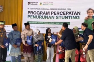 Agrinas Palma Nusantara menyalurkan bantuan nutrisi dan menggelar edukasi kesehatan bagi 200 penerima manfaat dalam program percepatan penurunan stunting di Rokan Hulu.