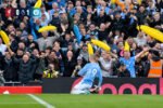 Manchester City mengalahkan Liverpool 3-0 di Anfield melalui gol Erling Haaland, Jeremy Doku, dan Rayan Cherki, tetapi kemenangan tersebut dibayangi kontroversi kasus finansial dan proses banding klub.