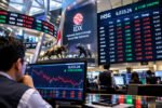 IHSG bergerak fluktuatif pada awal perdagangan Jumat, 9 Oktober 2026, di tengah aksi jual investor asing dan lonjakan harga minyak dunia