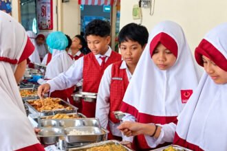 BGN memperluas uji coba MBG prasmanan menjadi 87 lokasi dan mewajibkan persetujuan kantor pusat sebelum sekolah atau SPPG menerapkan sistem tersebut.