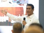Mentan Amran Sulaiman menegaskan pemerintah akan menindak perantara yang terbukti mengambil keuntungan tidak wajar dan merugikan peternak maupun konsumen.
