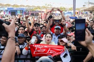 Seluruh tiket MotoGP Mandalika 2026 ludes terjual pada 9–11 Oktober 2026, memperkuat potensi wisata olahraga, pemberdayaan generasi muda, dan pertumbuhan ekonomi lokal di NTB.