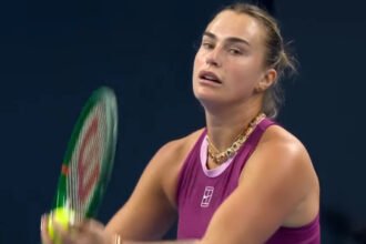 Aryna Sabalenka melaju ke babak ketiga China Open 2026 setelah menang meyakinkan atas Renata Zarazua dalam dua set langsung.