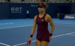 Iva Jovic mengalahkan Harriet Dart 2-6, 6-3, 6-3 setelah bangkit dari kekalahan set pertama dalam pertandingan hampir tiga jam.