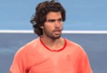 Carlos Alcaraz menembus final Japan Open 2026 setelah mengalahkan Jaume Munar 5-7, 6-3, 6-1 dalam laga semifinal yang berlangsung dramatis.