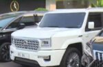 Maung MV3 Garuda Limousine menjadi kendaraan dinas sejumlah menteri Kabinet Merah Putih, dengan fitur kenyamanan kursi, interior modern, touchscreen, dan konektivitas Bluetooth.