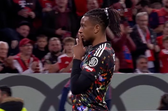 Masa depan Michael Olise di Bayern Munich kembali menjadi sorotan setelah munculnya permintaan klausul pelepasan dalam kontrak baru hingga 2032.