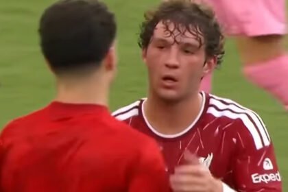 Lewis Koumas menjadi salah satu opsi Liverpool di lini depan setelah pelatih Andoni Iraola memilih mempertahankannya di Anfield pada musim 2026.