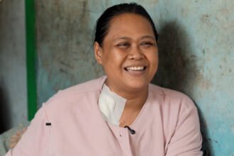 Empat tahun menjalani cuci darah, Pitriyani dari Lebak, Banten, merasakan manfaat BPJS PBI yang membantu pembiayaan pengobatannya.
