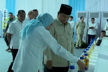 Penerapan biodiesel B50 berbasis minyak sawit menjadi langkah Indonesia mengurangi ketergantungan impor solar dan memperkuat kemandirian energi nasional.