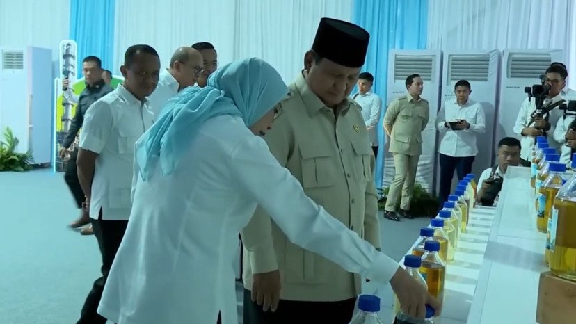 Penerapan biodiesel B50 berbasis minyak sawit menjadi langkah Indonesia mengurangi ketergantungan impor solar dan memperkuat kemandirian energi nasional.