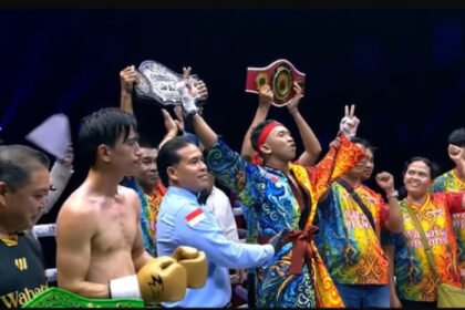 Keponakan Daud Yordan, Leonardo Yordan, mengalahkan petinju Thailand Chakkit Ratchakhot melalui KO ronde ketiga dalam ajang Back to Champion 2026 di Pontianak, Sabtu (10/10/2026).