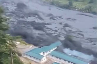 Banjir bandang kembali menerjang Nepal pada 11 Oktober 2026 setelah longsor menutup Sungai Budhi Gandaki, menghanyutkan rumah dan jembatan serta memicu evakuasi warga di lima distrik.