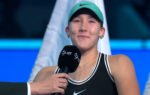 Mirra Andreeva dan Linda Noskova mengamankan debut di WTA Finals 2026 setelah meraih gelar Grand Slam pertama dalam karier mereka.