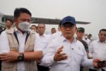 Menko Polkam Dudung Abdurachman meninjau persiapan penerapan perdana teknologi dry ice untuk membantu mengurangi dampak kabut asap karhutla di Sumatera Selatan.