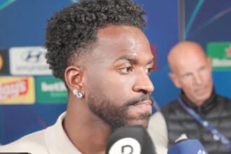 Vinicius Junior buka suara setelah diganti Jose Mourinho saat Real Madrid bangkit mengalahkan AS Roma 4-3 di Liga Champions 2026/2027, dengan Endrick menjadi pemain terbaik pertandingan.