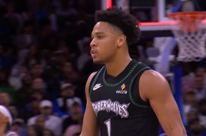 Terrence Shannon Jr. menjadi sorotan setelah penampilan playoff yang menjanjikan, di tengah pertanyaan mengenai perannya bersama Minnesota Timberwolves.