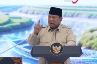 Presiden Prabowo Subianto mendukung pencabutan izin perusahaan asing yang terbukti berulang kali melanggar aturan dan terkait karhutla serta membuka peluang pengelolaan perkebunan oleh generasi muda Indonesia.
