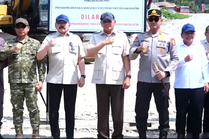 Menhan Sjafrie Pimpin Penertiban Tambang Ilegal Seluas 275 Hektare di Nabire, Papua Tengah 2 Menhan Sjafrie Pimpin Penertiban Tambang Ilegal Seluas 275 Hektare di Nabire, Papua Tengah