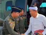 Dedi Mulyadi menargetkan karhutla Gunung Ciremai padam dalam dua hari melalui operasi water bombing, pengerahan 500 personel, dan pembersihan kanal alami.