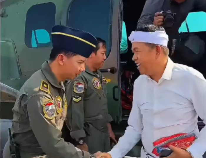 Dedi Mulyadi menargetkan karhutla Gunung Ciremai padam dalam dua hari melalui operasi water bombing, pengerahan 500 personel, dan pembersihan kanal alami.