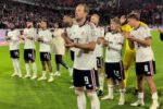 Bayern Muenchen mengalahkan Freiburg 3-1 dan merebut puncak klasemen sementara Bundesliga dengan 17 poin.