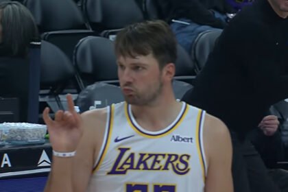 Luka Doncic bukan cuma tajam mencetak poin! Reggie Miller menyoroti usaha bertahannya saat Lakers menghadapi Trail Blazers.