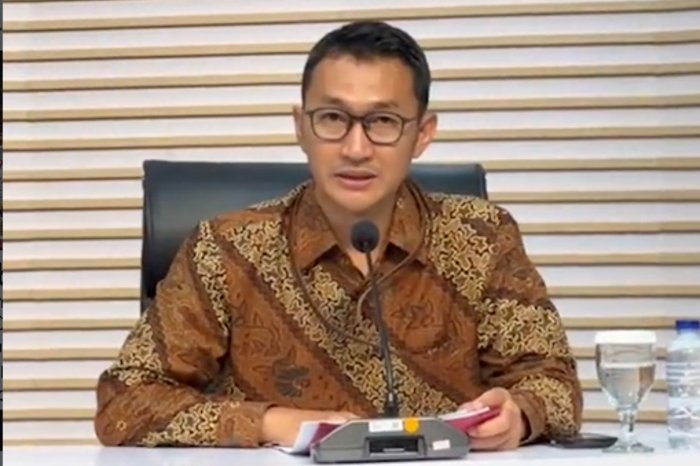 KPK mengusut dugaan korupsi cukai rokok terkait PT Djarum dengan potensi kerugian negara mencapai triliunan rupiah. Penyidik mendalami dugaan kickback dan aliran uang ke oknum Bea Cukai.