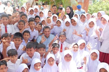 Sudaryono mengubah skema insentif dapur MBG menjadi Rp2.000 per porsi, dengan penghematan anggaran negara diproyeksikan hampir Rp3 triliun hingga akhir 2026.