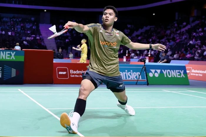 Ubed menaklukkan Koki Watanabe dalam dua gim langsung untuk memastikan tiket perempat final French Open 2026.
