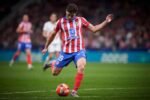 Julian Alvarez dikabarkan segera bekerja sama dengan agen baru yang memiliki koneksi dengan Barcelona, perkembangan yang dapat mempersulit upaya Arsenal merekrutnya.