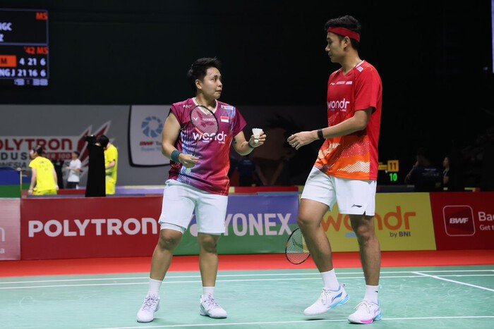 Bagas Maulana/Apriyani Rahayu saat bertanding pada babak 16 besar Polytron Kudus Indonesia Masters 2026 sebelum memutuskan mundur akibat insiden yang menimpa Apriyani.