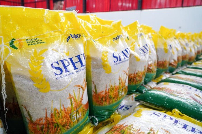 Pemerintah memperkuat stabilisasi beras melalui tambahan alokasi SPHP, sementara DPR meminta keseimbangan harga bagi petani dan konsumen.
