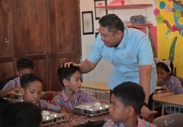 Kepala BGN Sudaryono merespons polemik anak panti asuhan yang disebut tidak menerima MBG dengan menjelaskan jalur distribusi melalui sekolah dan posyandu.