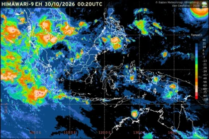 Prakiraan cuaca BMKG Jumat, 30 Oktober 2026, menunjukkan hujan ringan mendominasi sejumlah ibu kota provinsi, dengan potensi hujan sedang di Bandung serta hujan petir di Bengkulu dan Tanjung Pinang.