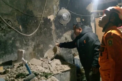 BPBD Kabupaten Bogor mendata kerusakan rumah warga setelah gempa M 4,1 mengguncang wilayah Pamijahan dan Leuwiliang.