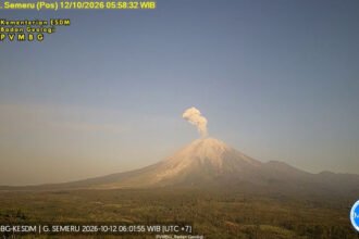 Gunung Semeru masih berstatus Siaga pada 12 Oktober 2026 setelah 25 kali gempa letusan tercatat dalam periode pengamatan enam jam.